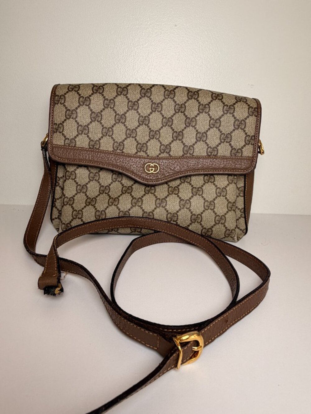 Gucci GG Supreme Monogram Crossbody Bag Brown Canvas Leather Flap Vintage Style - Picture 10 of 13